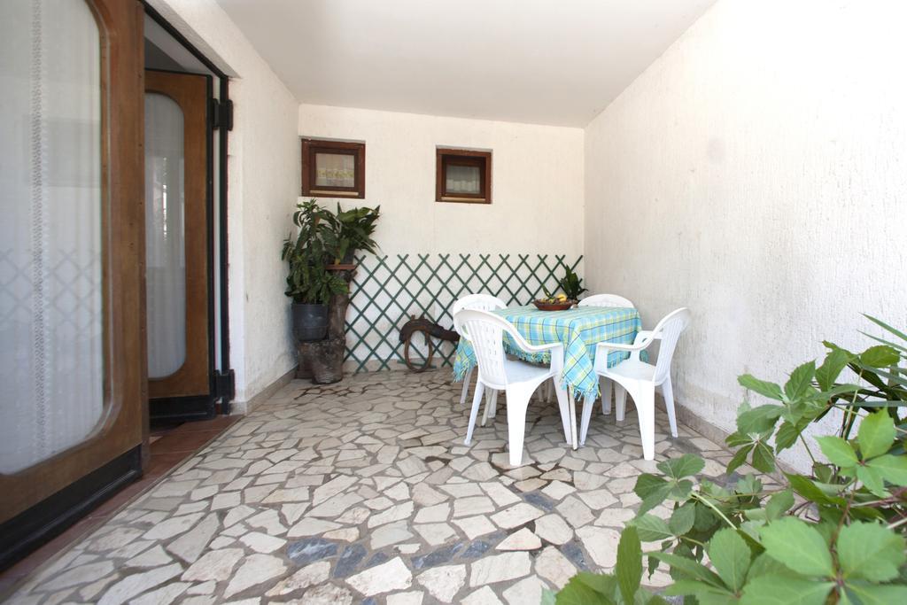 Apartments Mladenka Πόρετς Δωμάτιο φωτογραφία