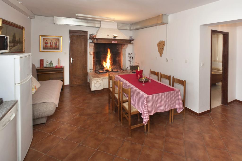 Apartments Mladenka Πόρετς Δωμάτιο φωτογραφία