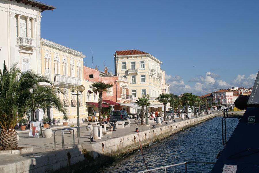 Apartments Mladenka Πόρετς Εξωτερικό φωτογραφία